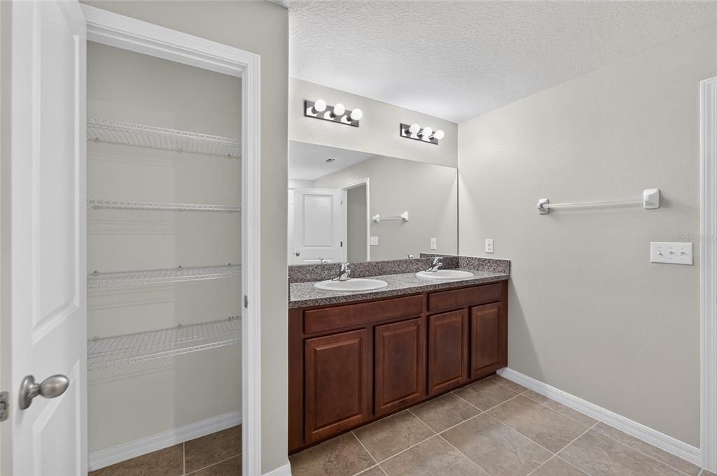 Active With Contract: $349,900 (4 beds, 2 baths, 1918 Square Feet)