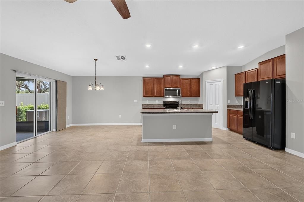Active With Contract: $349,900 (4 beds, 2 baths, 1918 Square Feet)