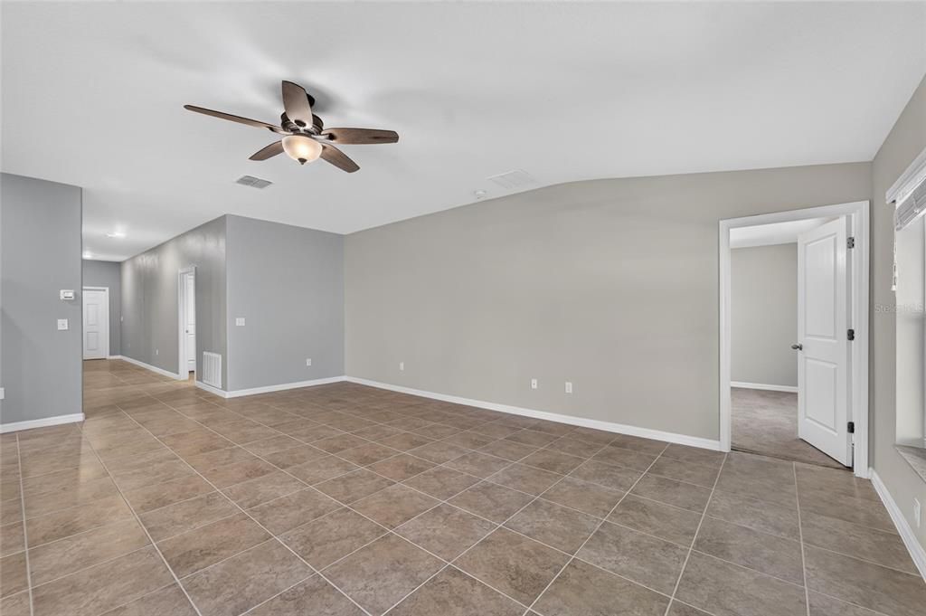 Active With Contract: $349,900 (4 beds, 2 baths, 1918 Square Feet)