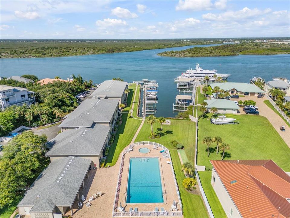 En Venta: $699,000 (2 camas, 2 baños, 1130 Pies cuadrados)