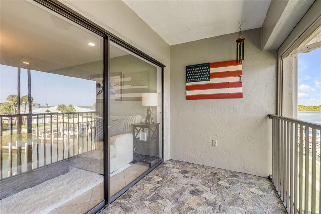En Venta: $699,000 (2 camas, 2 baños, 1130 Pies cuadrados)