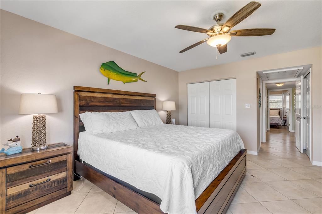 En Venta: $699,000 (2 camas, 2 baños, 1130 Pies cuadrados)
