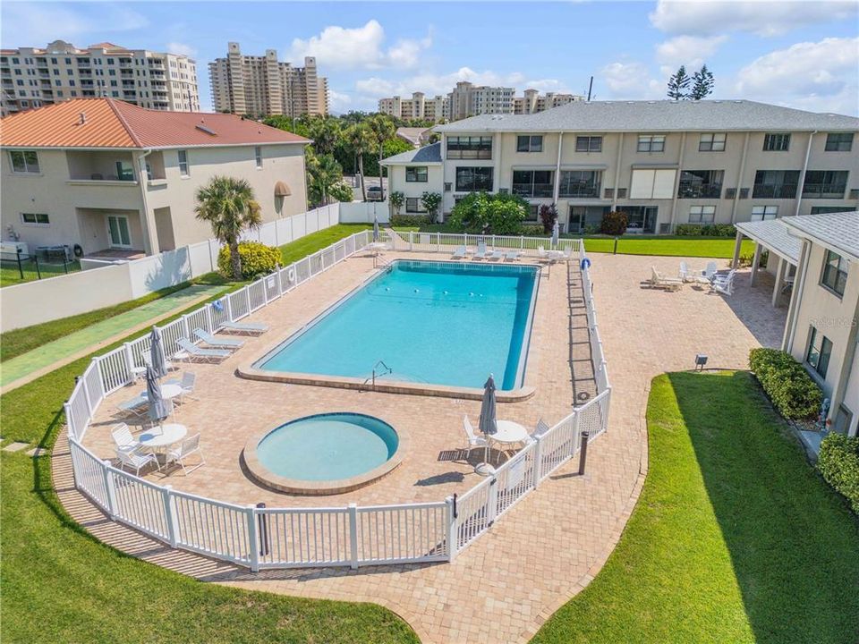 En Venta: $699,000 (2 camas, 2 baños, 1130 Pies cuadrados)