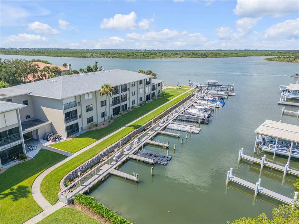 En Venta: $699,000 (2 camas, 2 baños, 1130 Pies cuadrados)