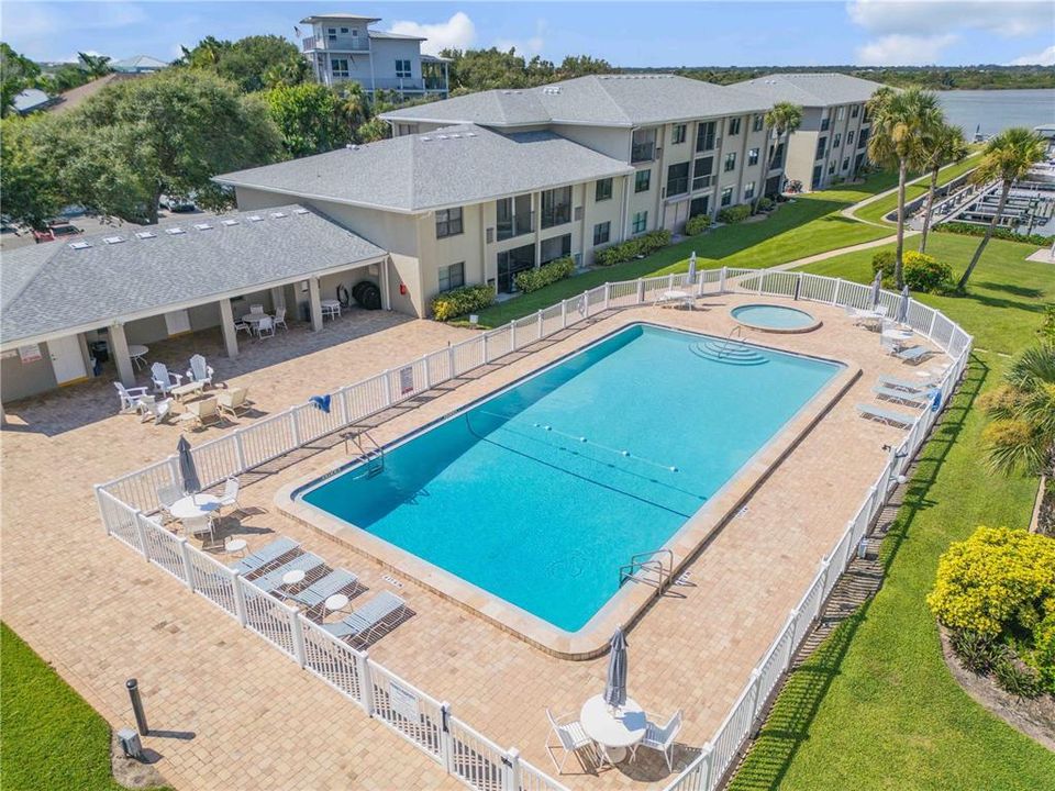 En Venta: $699,000 (2 camas, 2 baños, 1130 Pies cuadrados)