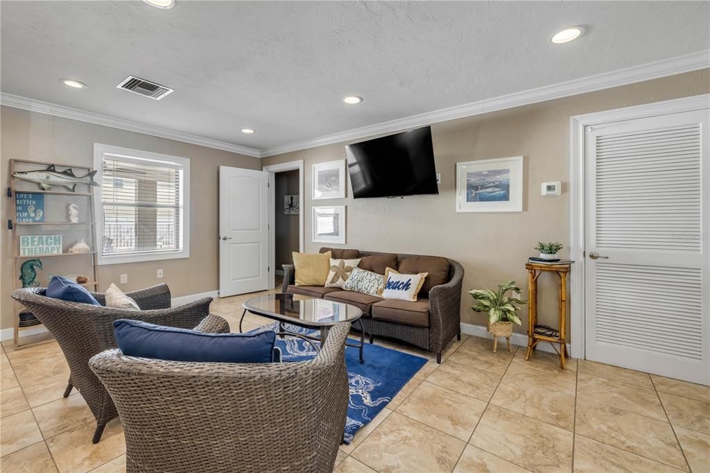 En Venta: $699,000 (2 camas, 2 baños, 1130 Pies cuadrados)