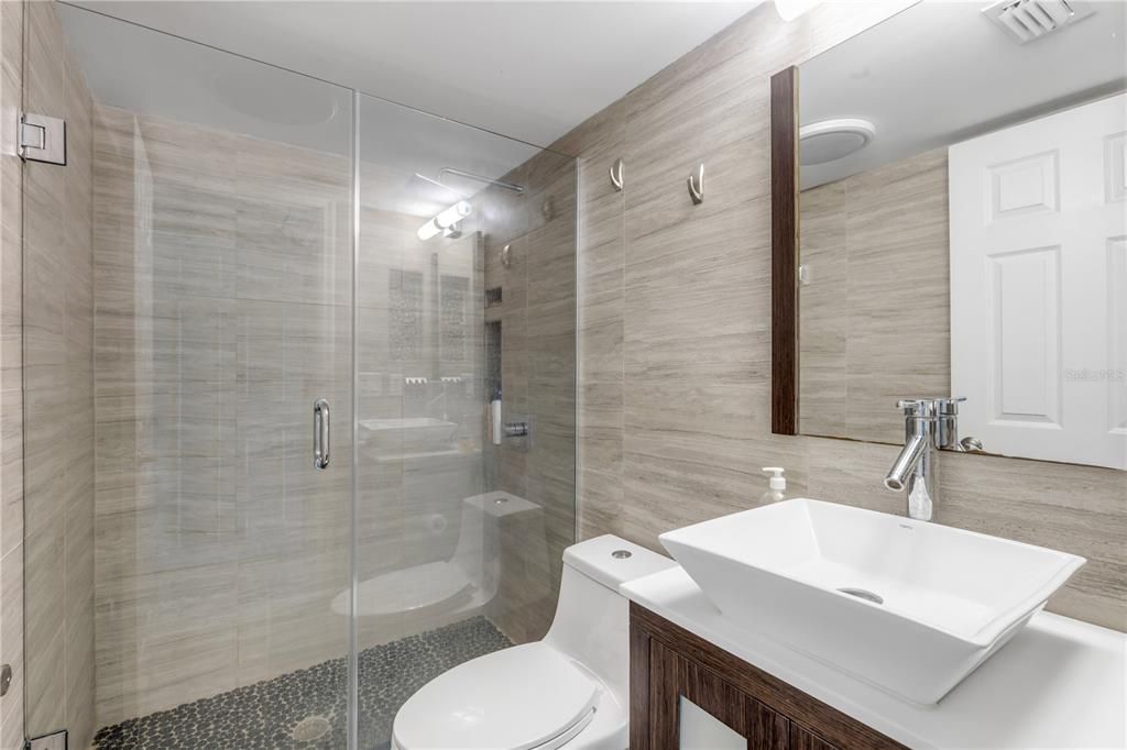 En Venta: $699,000 (2 camas, 2 baños, 1130 Pies cuadrados)