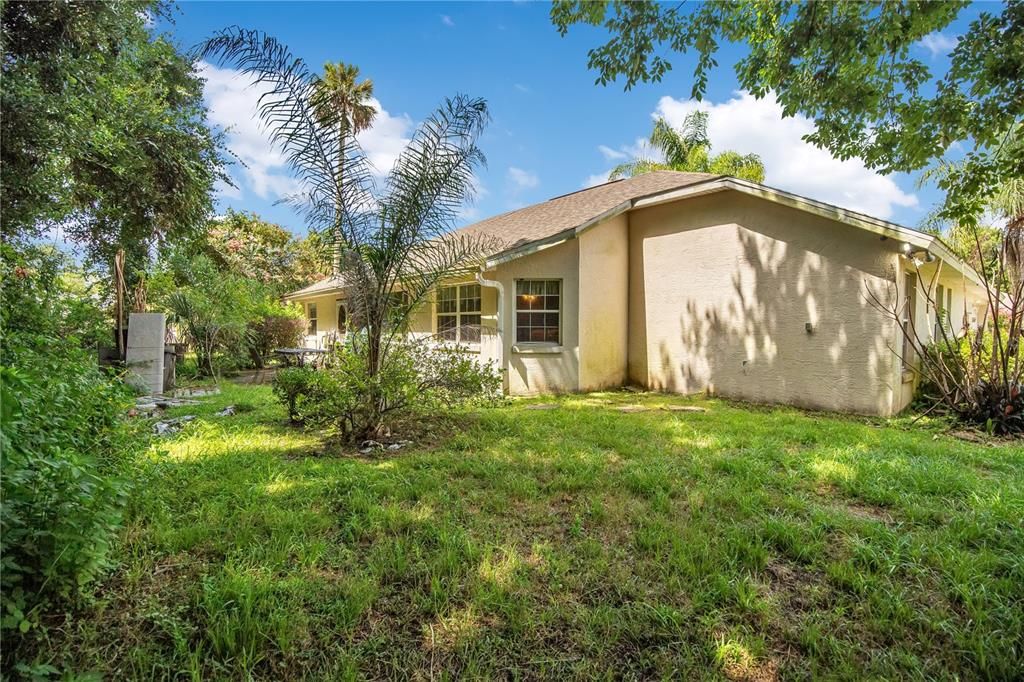 Activo con contrato: $375,000 (3 camas, 2 baños, 2627 Pies cuadrados)