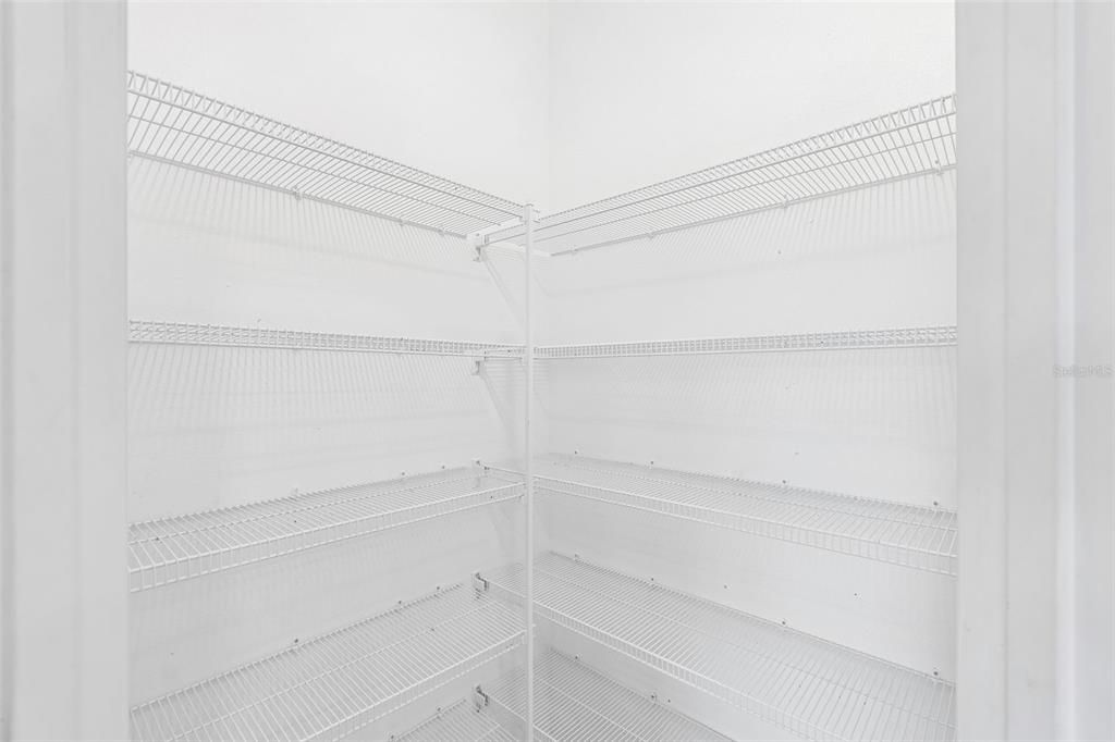 На продажу: $370,000 (4 спален, 2 ванн, 1925 Квадратных фут)