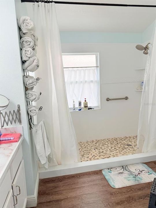 For Rent: $2,800 (4 beds, 2 baths, 1699 Square Feet)