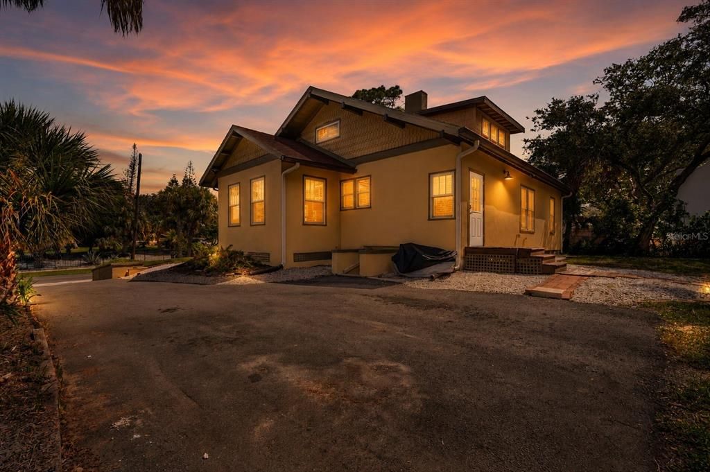For Sale: $439,000 (3 beds, 2 baths, 1793 Square Feet)