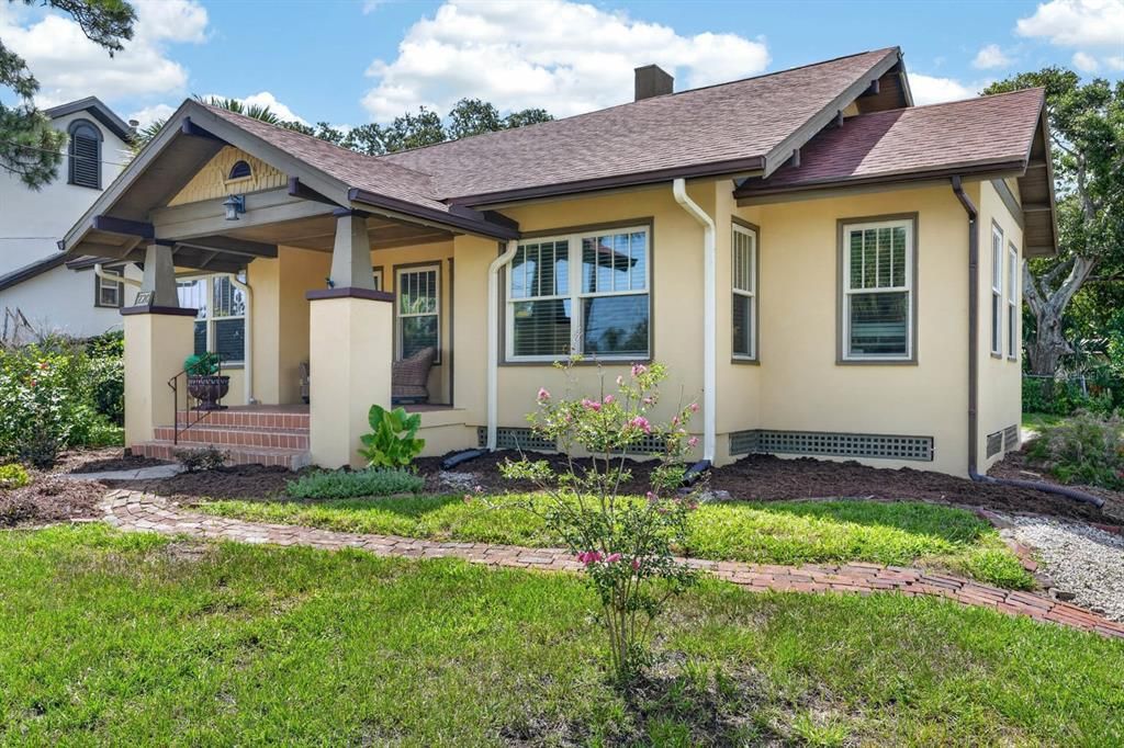 For Sale: $439,000 (3 beds, 2 baths, 1793 Square Feet)