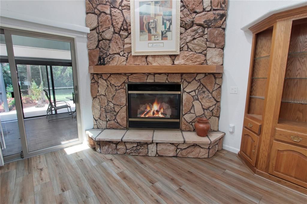 Active With Contract: $535,500 (3 beds, 2 baths, 2789 Square Feet)