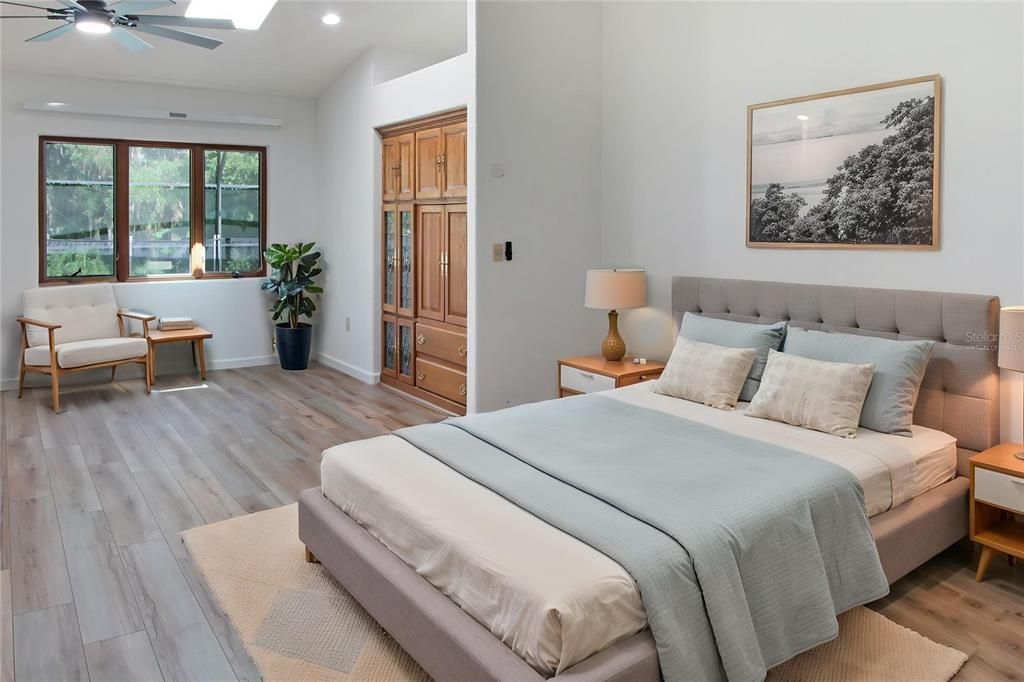 Active With Contract: $535,500 (3 beds, 2 baths, 2789 Square Feet)