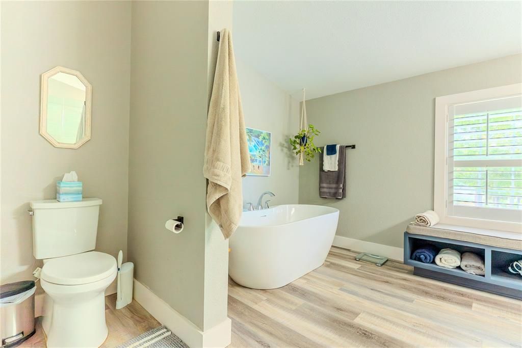 En Venta: $739,000 (4 camas, 3 baños, 2276 Pies cuadrados)