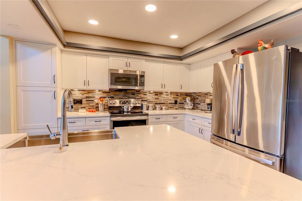 En Venta: $739,000 (4 camas, 3 baños, 2276 Pies cuadrados)