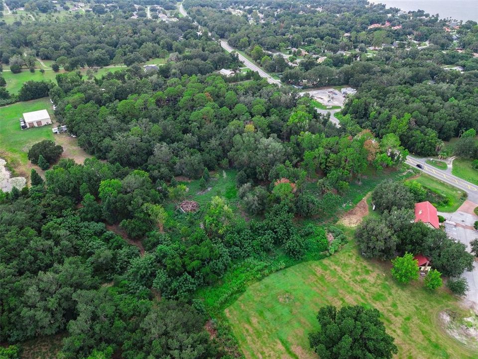 待售: $895,000 (4.22 acres)