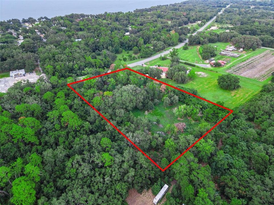 待售: $895,000 (4.22 acres)