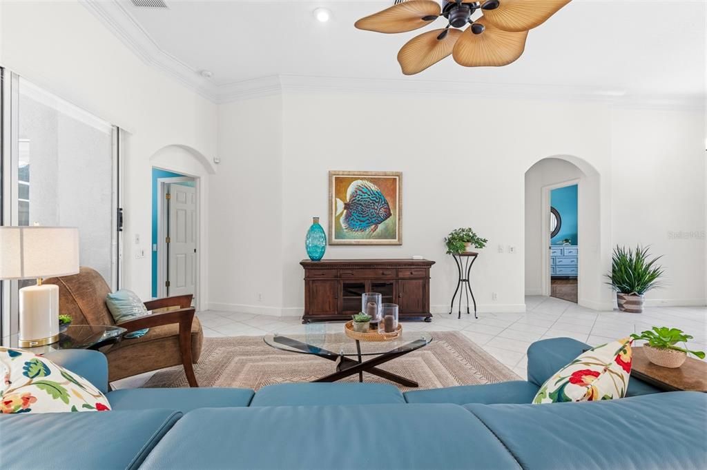 En Venta: $565,000 (2 camas, 2 baños, 1969 Pies cuadrados)