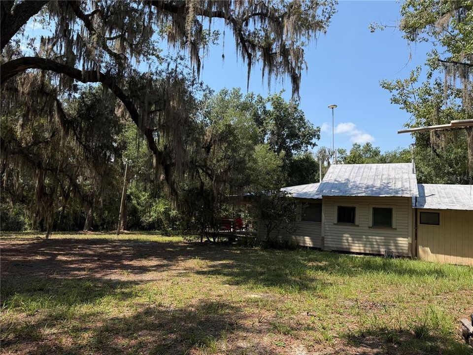 For Sale: $1,000,000 (1 beds, 1 baths, 672 Square Feet)