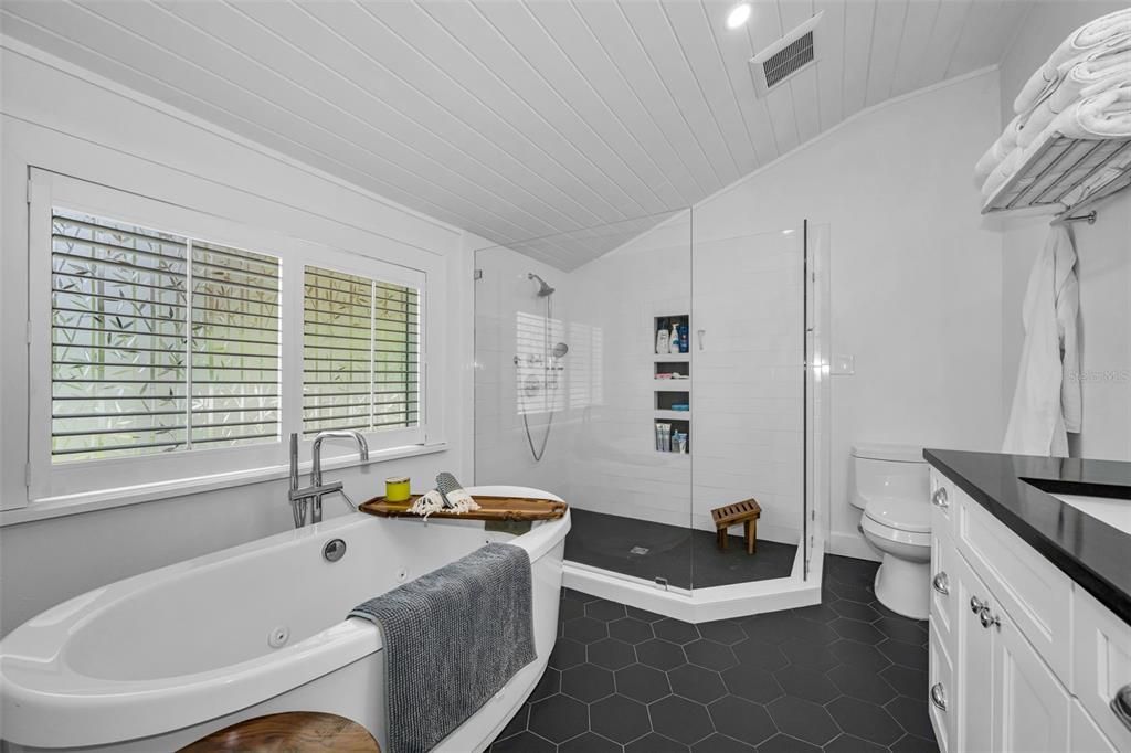 Active With Contract: $639,000 (3 beds, 2 baths, 1448 Square Feet)