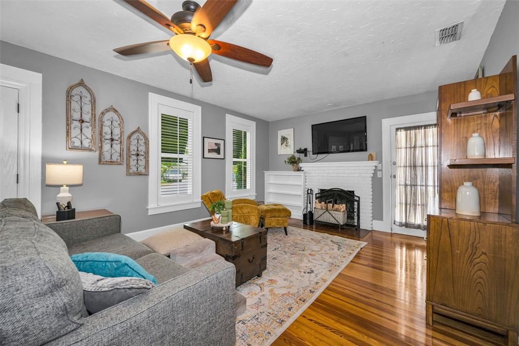 Active With Contract: $639,000 (3 beds, 2 baths, 1448 Square Feet)