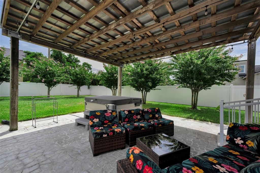Active With Contract: $639,000 (3 beds, 2 baths, 1448 Square Feet)
