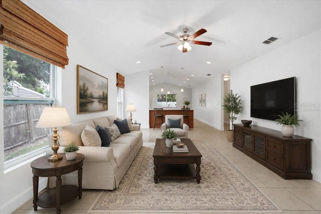 En Venta: $299,000 (3 camas, 2 baños, 1527 Pies cuadrados)