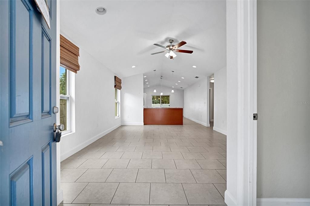En Venta: $299,000 (3 camas, 2 baños, 1527 Pies cuadrados)