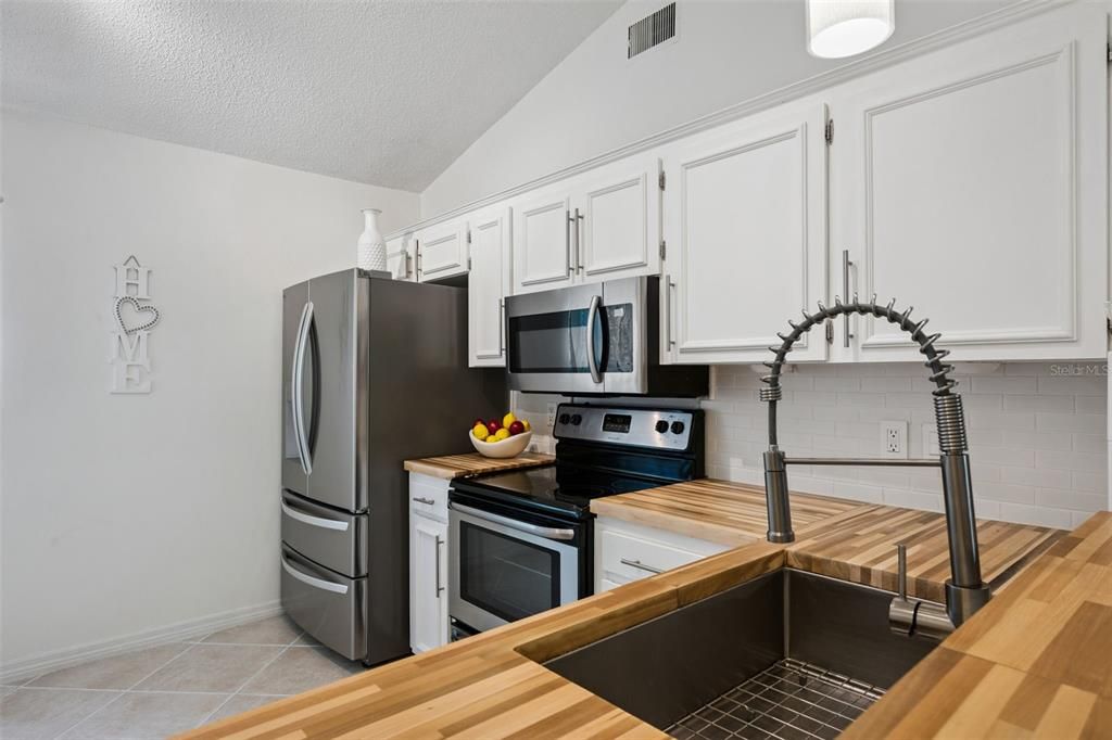En Venta: $399,000 (2 camas, 2 baños, 1056 Pies cuadrados)