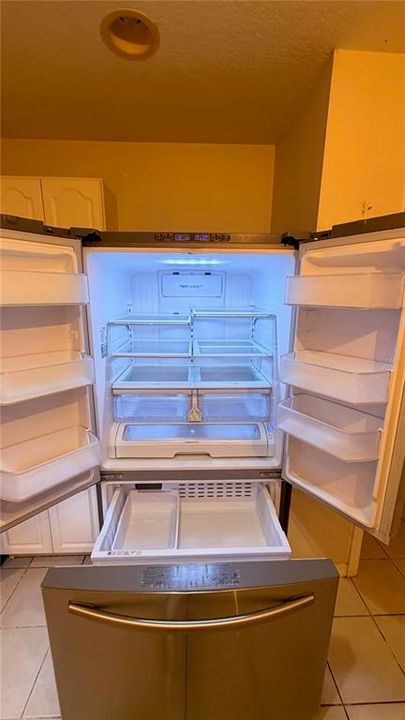 Activo con contrato: $220,000 (3 camas, 2 baños, 1358 Pies cuadrados)