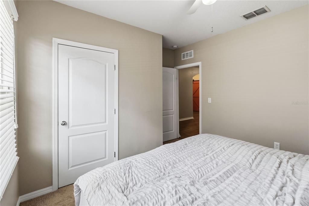 For Rent: $2,200 (3 beds, 2 baths, 1851 Square Feet)