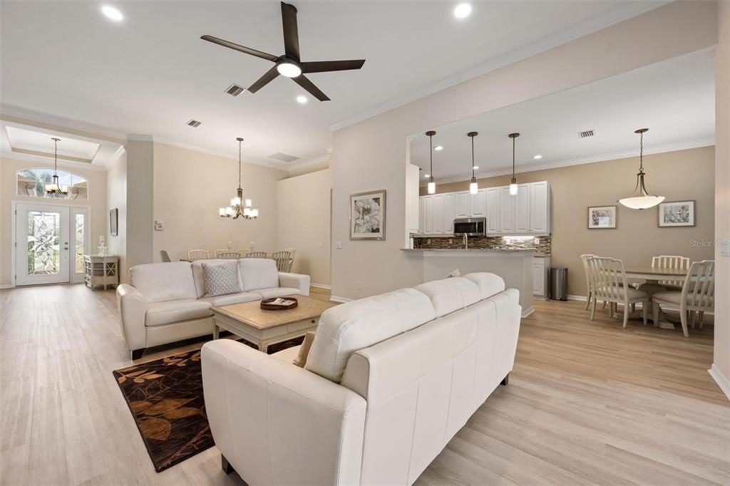 For Sale: $465,000 (2 beds, 2 baths, 1706 Square Feet)