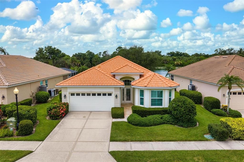 For Sale: $465,000 (2 beds, 2 baths, 1706 Square Feet)