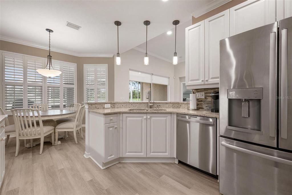 For Sale: $465,000 (2 beds, 2 baths, 1706 Square Feet)