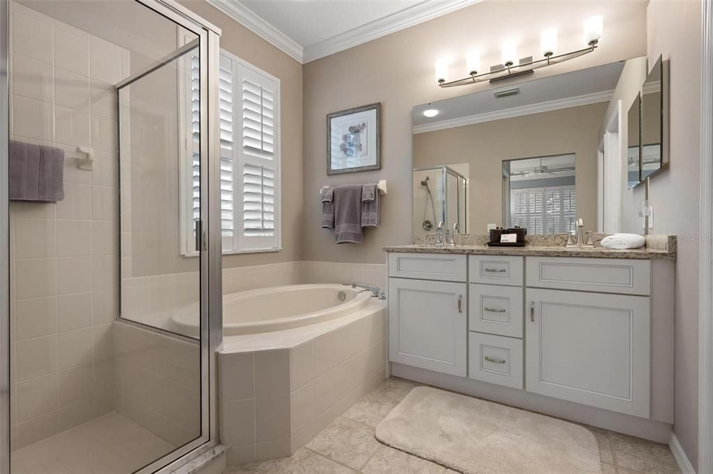 For Sale: $465,000 (2 beds, 2 baths, 1706 Square Feet)