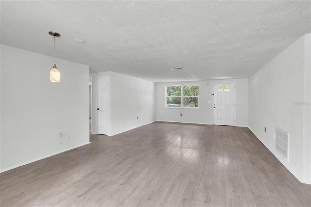 En Venta: $254,900 (2 camas, 2 baños, 1328 Pies cuadrados)