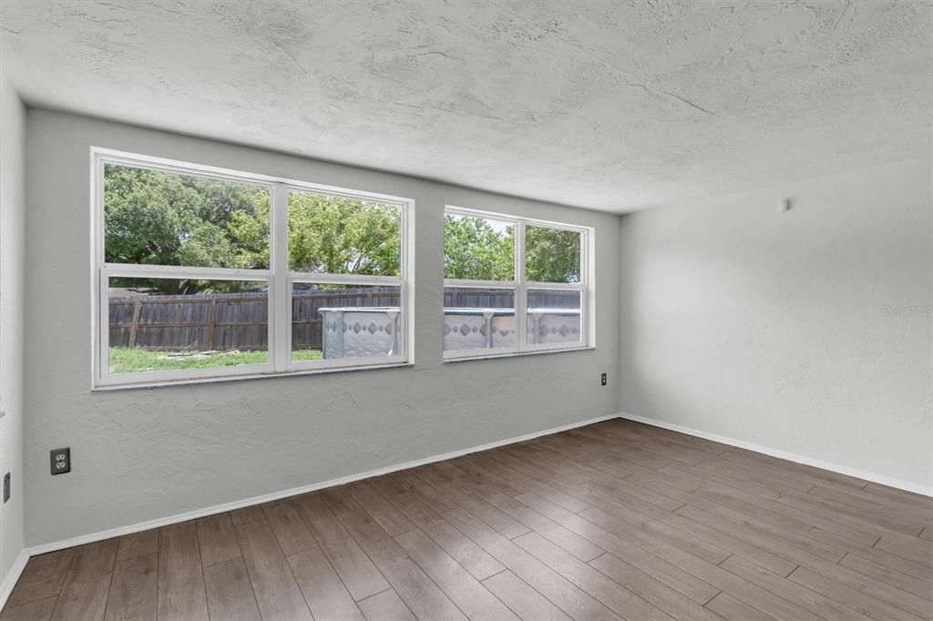 En Venta: $254,900 (2 camas, 2 baños, 1328 Pies cuadrados)