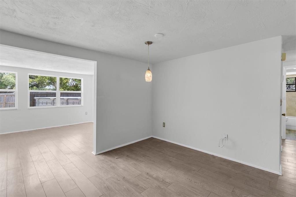En Venta: $254,900 (2 camas, 2 baños, 1328 Pies cuadrados)