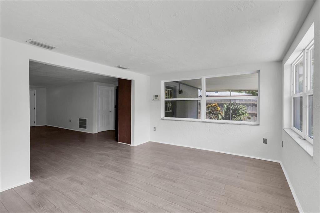 En Venta: $254,900 (2 camas, 2 baños, 1328 Pies cuadrados)