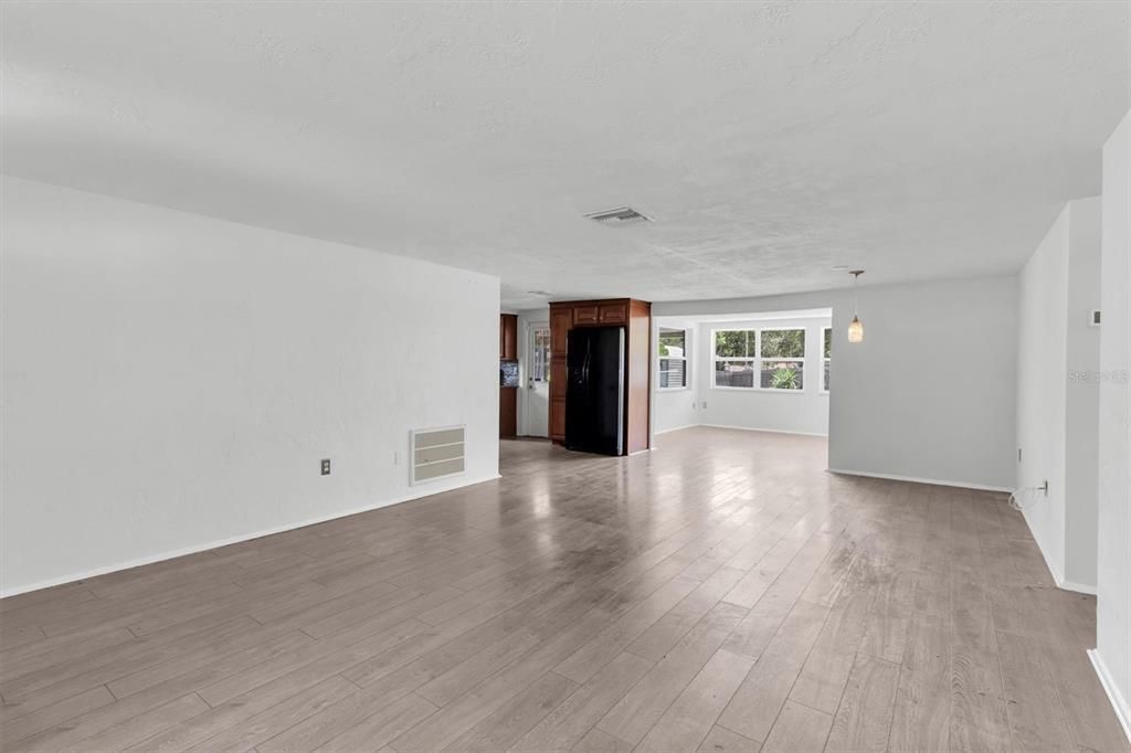En Venta: $254,900 (2 camas, 2 baños, 1328 Pies cuadrados)