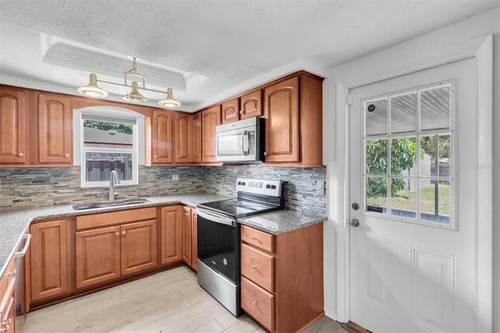 En Venta: $254,900 (2 camas, 2 baños, 1328 Pies cuadrados)