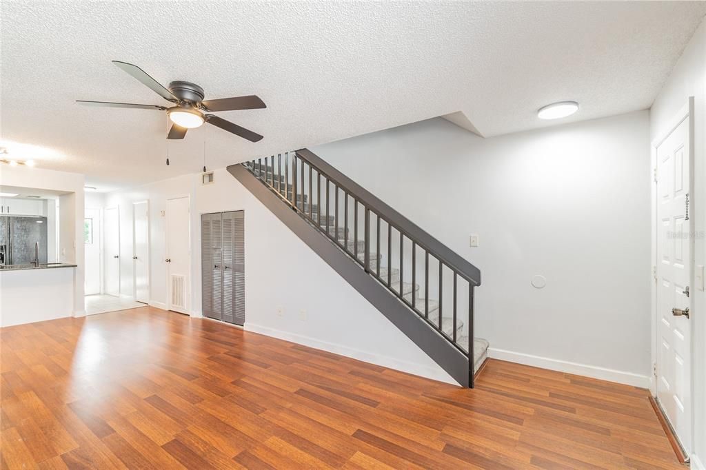 For Sale: $235,000 (2 beds, 1 baths, 1280 Square Feet)