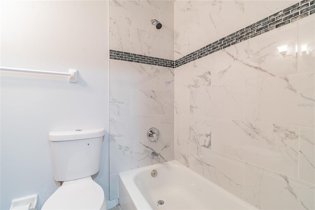 For Sale: $235,000 (2 beds, 1 baths, 1280 Square Feet)