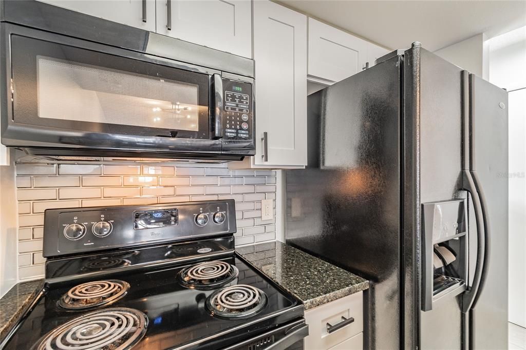 For Sale: $235,000 (2 beds, 1 baths, 1280 Square Feet)