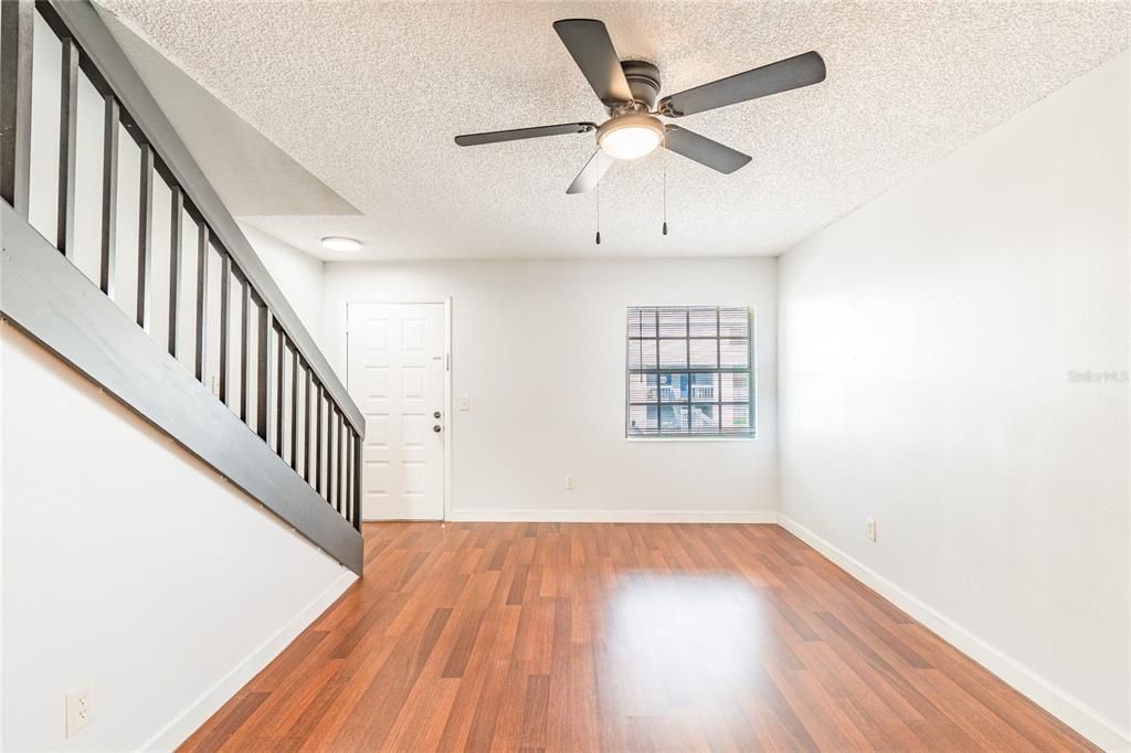 For Sale: $235,000 (2 beds, 1 baths, 1280 Square Feet)