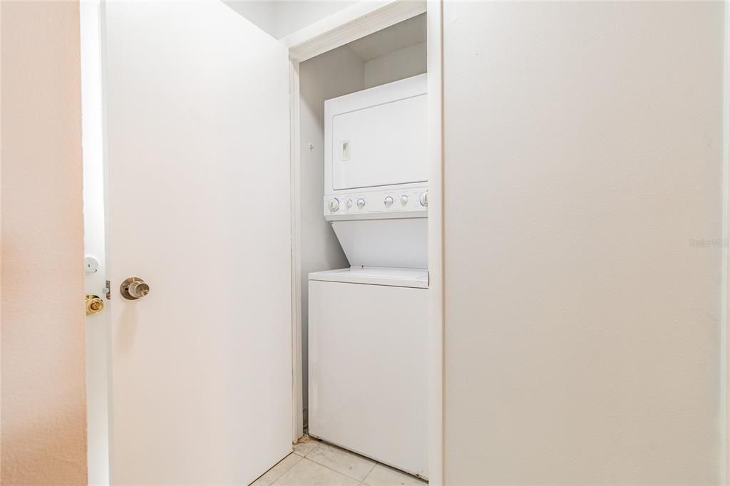 For Sale: $235,000 (2 beds, 1 baths, 1280 Square Feet)