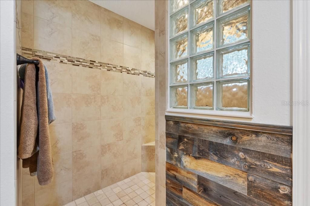 For Sale: $1,175,000 (3 beds, 3 baths, 1990 Square Feet)