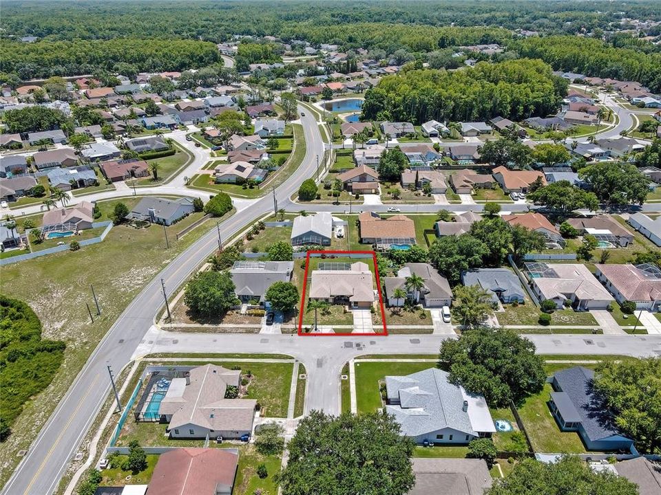 En Venta: $439,000 (4 camas, 2 baños, 1976 Pies cuadrados)