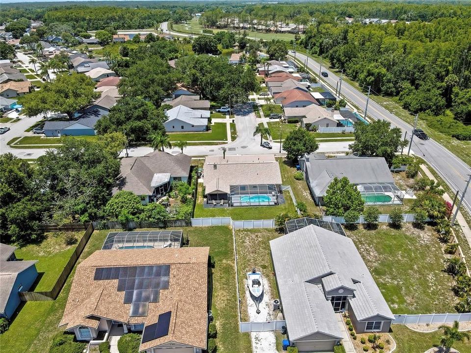 En Venta: $439,000 (4 camas, 2 baños, 1976 Pies cuadrados)